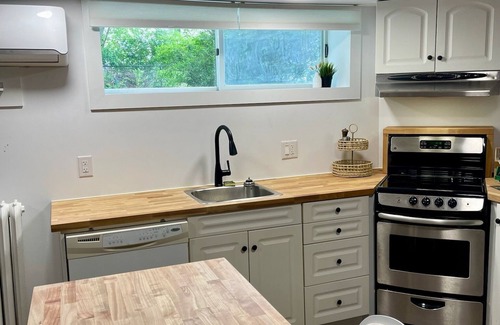 Sarnia Apartamento | Stay In Sarnia [NEW] 2BR Souterrain Apt - Downtown