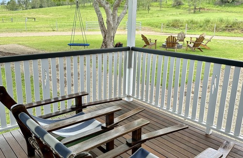 Moorang Cabaña | Stay in Springfield Country Cottage Escape-Highland Cows + Fireplace + Hammocks