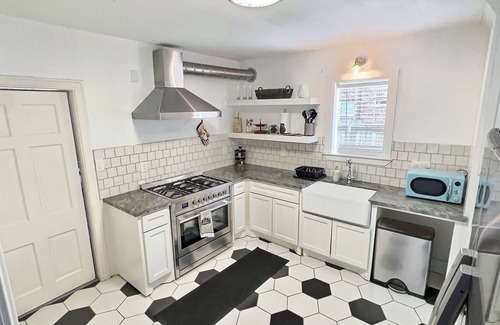 MacGregor Casa | Stay in Style: Discover a Spacious Retreat Close to Everything!!