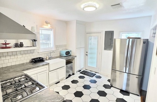 MacGregor Casa | Stay in Style: Discover a Spacious Retreat Close to Everything!!