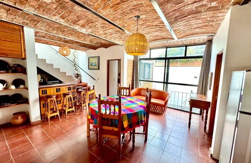 Ajijic Casa | Stay in the center of Ajijic. Enjoy a rooftop with a view.