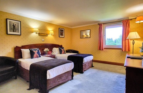 Tyndrum Hotel | Stay in the Heart of Nature with Garden Views and Mountain Access