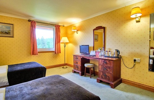 Tyndrum Hotel | Stay in the Heart of Nature with Garden Views and Mountain Access