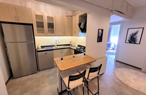 Cihangir Apartamento | Stay in the heart of Istanbul’s creative soul—Cihangir. This spacious, stylish apartment is steps from Taksim Square, Istiklal Street, and Kabataş Tramway, perfect for groups seeking comfort, culture, and convenience.