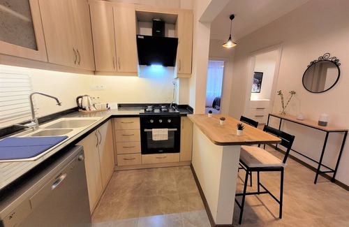 Cihangir Apartamento | Stay in the heart of Istanbul’s creative soul—Cihangir. This spacious, stylish apartment is steps from Taksim Square, Istiklal Street, and Kabataş Tramway, perfect for groups seeking comfort, culture, and convenience.