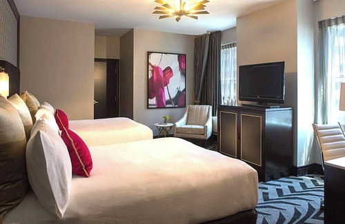 Downtown Chicago Hotel | Stay in the Heart of the City! Complimentary Bicycles for exploring!
