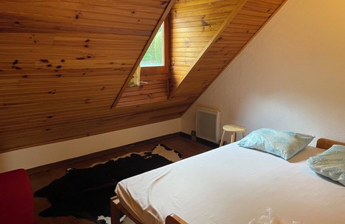 Esterre Chalet De Esquí | Stay in the heart of the mountains cosy chalet just a stone's throw from the ski resorts