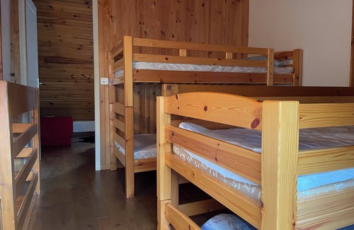 Esterre Chalet De Esquí | Stay in the heart of the mountains cosy chalet just a stone's throw from the ski resorts