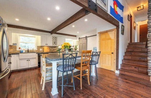 Idaho Springs Cabina | 3Bed 2Bath Cabin Idaho Springs 1.3 miles to I-70 + .5 miles to Indian Hotsprings