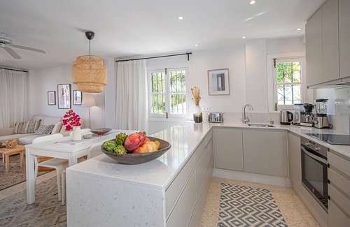 Nerja Apartamento | Stay in tropical garden within walking distance to sea and Nerja town