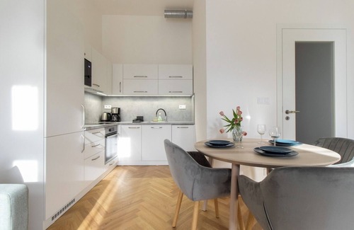 Zizkov Apartamento | Stay Inn | Elegant 1 bedroom apt near the centre
