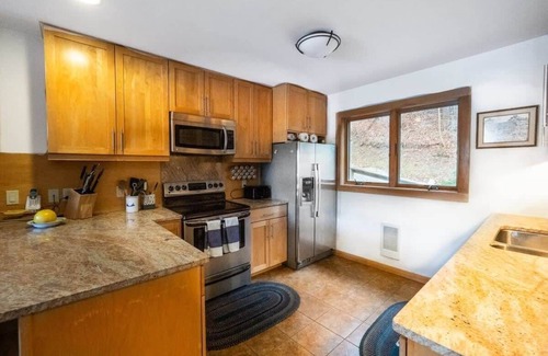 Glendale Casa | Lakeside Retreat Just You, The Lake & The View!