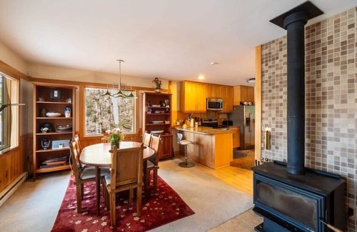 Glendale Casa | Lakeside Retreat Just You, The Lake & The View!