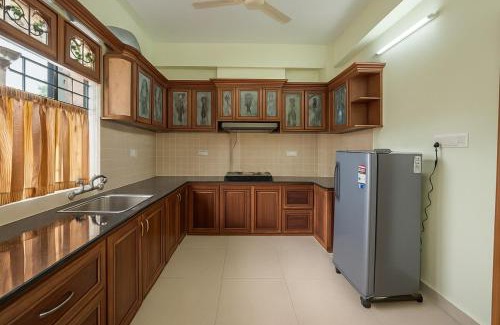 Arpookara Apartamento | Stay Near Carithas & Matha Blue Bells by Haritha homes