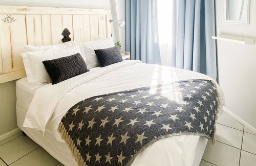 Paarl Apartamento | Stay on Main - Studio Apartment