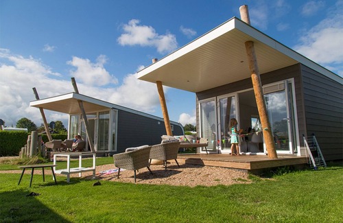 Nieuwvliet Casa | Stay on the cosy glamping field in the beach loft with all facilities nearby