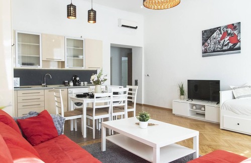 Terezvaros Apartamento | Stay One Step From Opera Andr ssy avenue