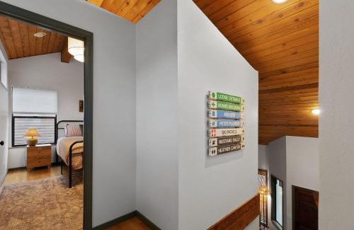 Mount Hood Village Casa | Stay Portland - Alpine Retreat Hot Tub, Fire Pit & Game Room