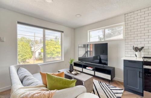 Woodstock Apartamento | Stay Portland Collection - The Perfect Artist's Retreat in Woodstock