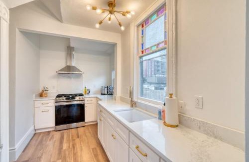 Buckman Neighborhood Apartamento | Stay Portland - Historic Queen Anne Vernacular - 95 WalkScore