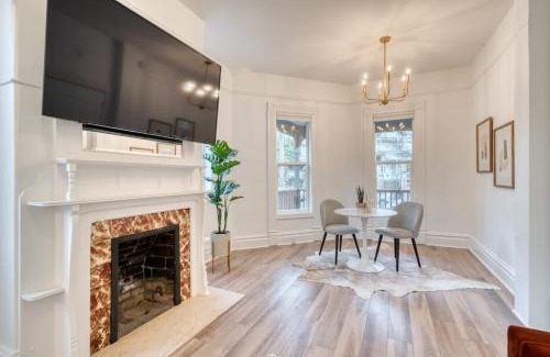 Buckman Neighborhood Apartamento | Stay Portland - Historic Queen Anne Vernacular - 95 WalkScore
