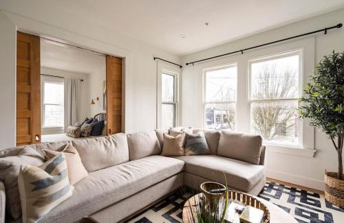 Uptown Apartamento | Stay Portland - Historically Renovated 3BR steps from NW 23rd