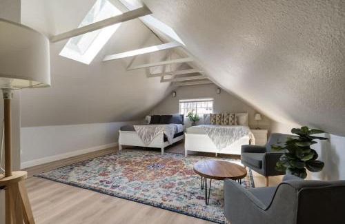 Alphabet Historic District Casa | Stay Portland - Luxurious Alphabet District Home - 99 Walk Score
