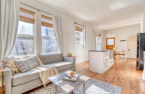 Uptown Apartamento | Stay Portland - The Charmante Suite- Breweries & Boutiques