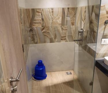 Gurugram Apartamento | Stay with BnBBuddy Hosting for 5 Yr Gurgaon