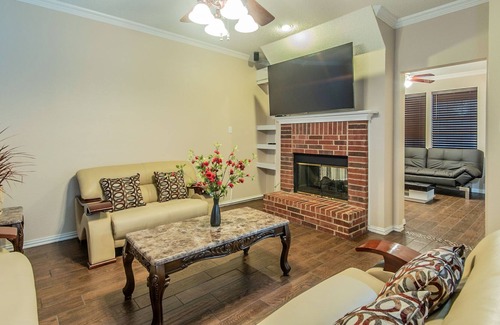 Elmo Casa | "Stay with Confidence" in a Great location