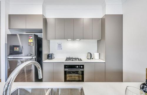 Berwick Casa | StayAU Fresh Modern 4BR Retreat Netflix in Berwick