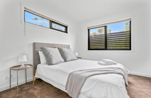 Bayswater North Casa | StayAU Modern 4-bedroom TH Bayswater