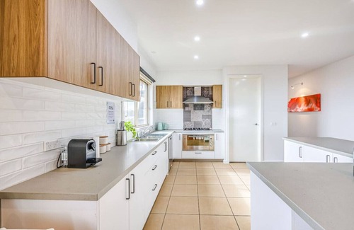 Clifton Springs Casa | StayAU Newly Coastal 5BR Escape w/Pool Table