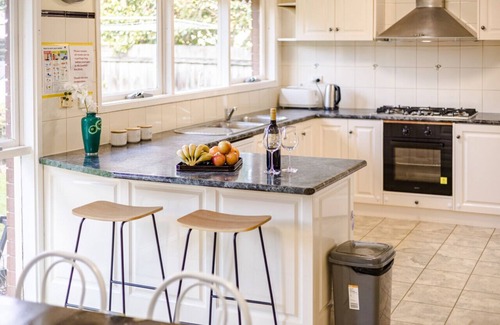 Glen Waverley Casa | StayAU Newly Family Comfort Vibrant WIFI 5BRM Glen
