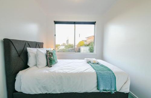 Kings Meadows Casa | StayAU Newly Luxe 6BR Cradle Mountain with fireplace