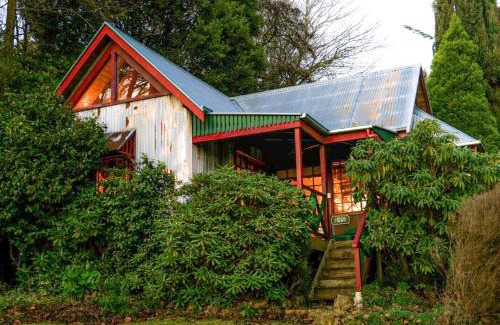 Mount Dandenong Casa | StayAU Owls Croft Picturesque Cottage Valley View
