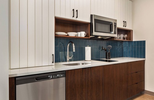 East Point Hotel | Staybridge Suites Atlanta Airport by IHG