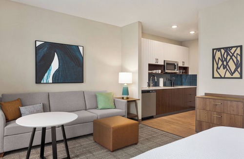 East Point Hotel | Staybridge Suites Atlanta Airport by IHG