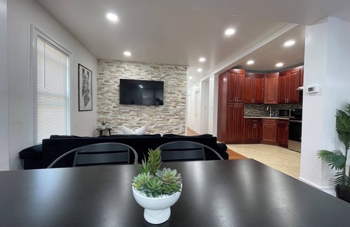 Queens Apartamento | STAYCA Spacious Suite 4-bedroom apartment in Queens Near JFK