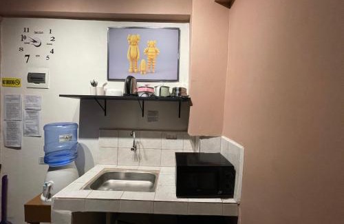 South Triangle Apartamento | Staycation Cozy Comfortable STAY Hotel QualitY fast Internet Worldwide Channel Cable TV Gaming Netflix Sanitize