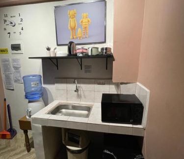 South Triangle Apartamento | Staycation Cozy Comfortable STAY Hotel QualitY fast Internet Worldwide Channel Cable TV Gaming Netflix Sanitize