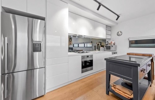 Brunswick East Apartamento | StayCentral - East Brunswick Penthouse with Study - 6-8 Gamble Street, Brunswick East VIC