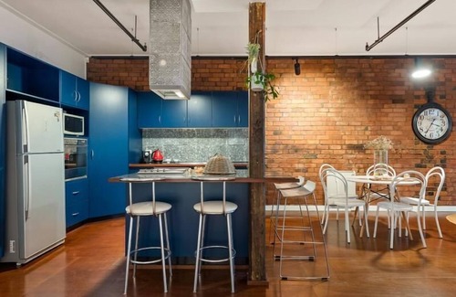 Melbourne Central Business District Apartamento | StayCentral - Heritage Warehouse Retreat Melbourne CBD - - 2 Bedrooms, 2 Beds, 2 Bathrooms, Parking available nearby for a small fee for stays 10 nights or more.