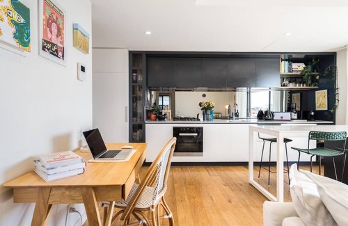 Collingwood Apartamento | StayCentral - The Stanley@Collingwood - Smith St, Collingwood - 2 Bedrooms, 2 Beds, 1 Bathroom1, 1 secure undercover parking spot.