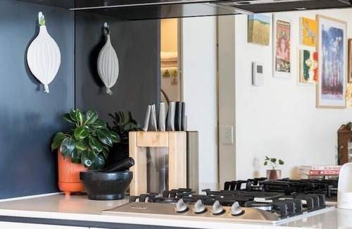 Collingwood Apartamento | StayCentral - The Stanley@Collingwood - Smith St, Collingwood - 2 Bedrooms, 2 Beds, 1 Bathroom1, 1 secure undercover parking spot.
