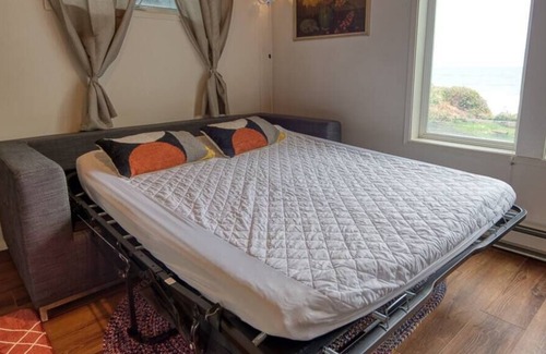 Coos Bay Casa | #StayinMyDistrict Cape Arago Ocean Studio Suite