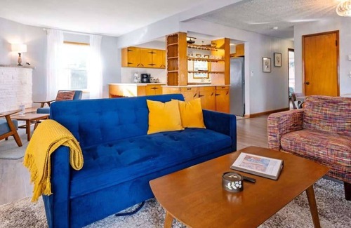 Vancouver Casa | #StayinMyDistrict Harney Heights