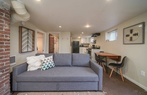 Richmond Casa | #StayinMyDistrict Pendelton Place Walk to Mt Tabor