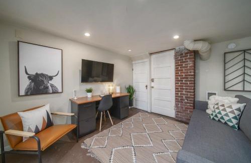 Richmond Casa | #StayinMyDistrict Pendelton Place Walk to Mt Tabor