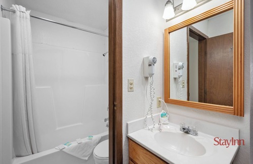 Grand Forks Hotel | Stay Inn